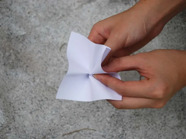 From memo pad paper to flower in 3 seconds