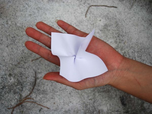 From memo pad paper to flower in 3 seconds